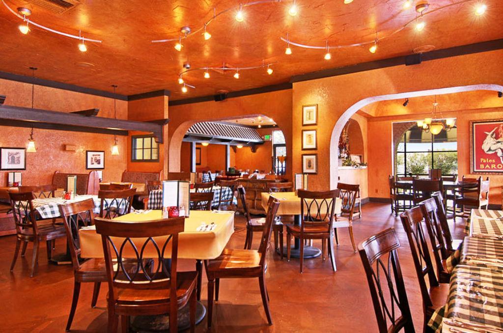 Courtyard Inn ノース・ハイランズ エクステリア 写真